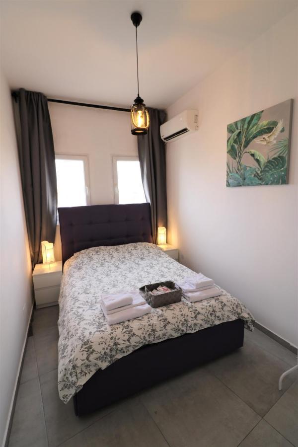 Serenity Heights Apartment: A Panoramic Haven Near Old Town - Free Minibar บูคาเรสต์ ภายนอก รูปภาพ