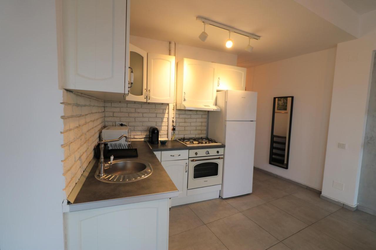 Serenity Heights Apartment: A Panoramic Haven Near Old Town - Free Minibar บูคาเรสต์ ภายนอก รูปภาพ