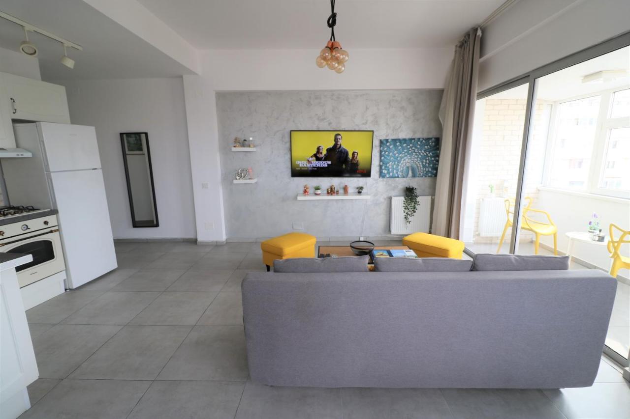 Serenity Heights Apartment: A Panoramic Haven Near Old Town - Free Minibar บูคาเรสต์ ภายนอก รูปภาพ