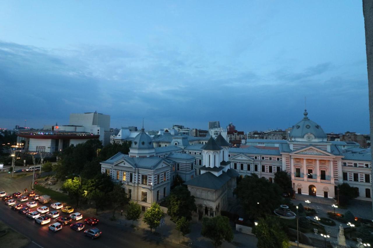 Serenity Heights Apartment: A Panoramic Haven Near Old Town - Free Minibar บูคาเรสต์ ภายนอก รูปภาพ