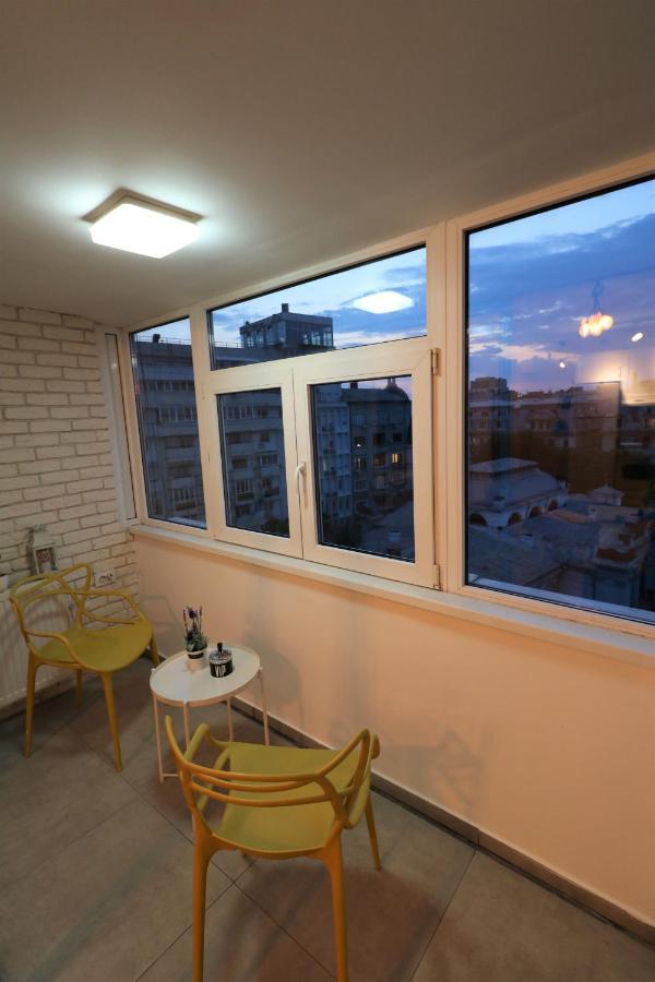 Serenity Heights Apartment: A Panoramic Haven Near Old Town - Free Minibar บูคาเรสต์ ภายนอก รูปภาพ