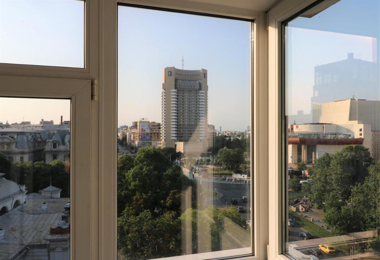 Serenity Heights Apartment: A Panoramic Haven Near Old Town - Free Minibar บูคาเรสต์ ภายนอก รูปภาพ